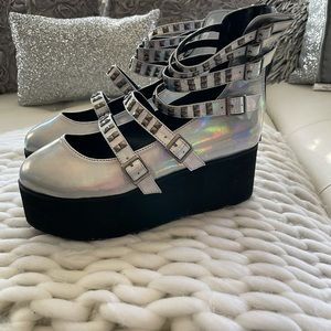 Demonia Platform Shoes worn once. 🤍